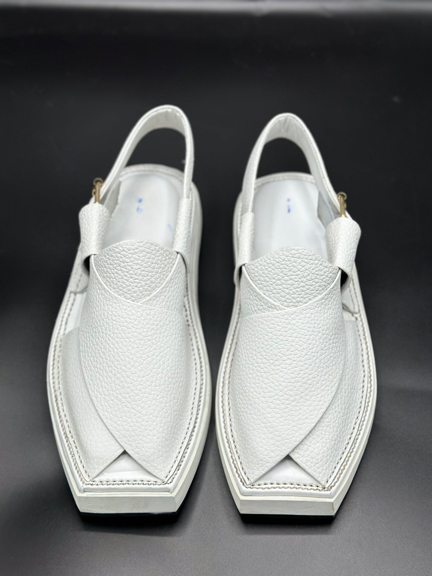 kaptan Chappal White-dotted