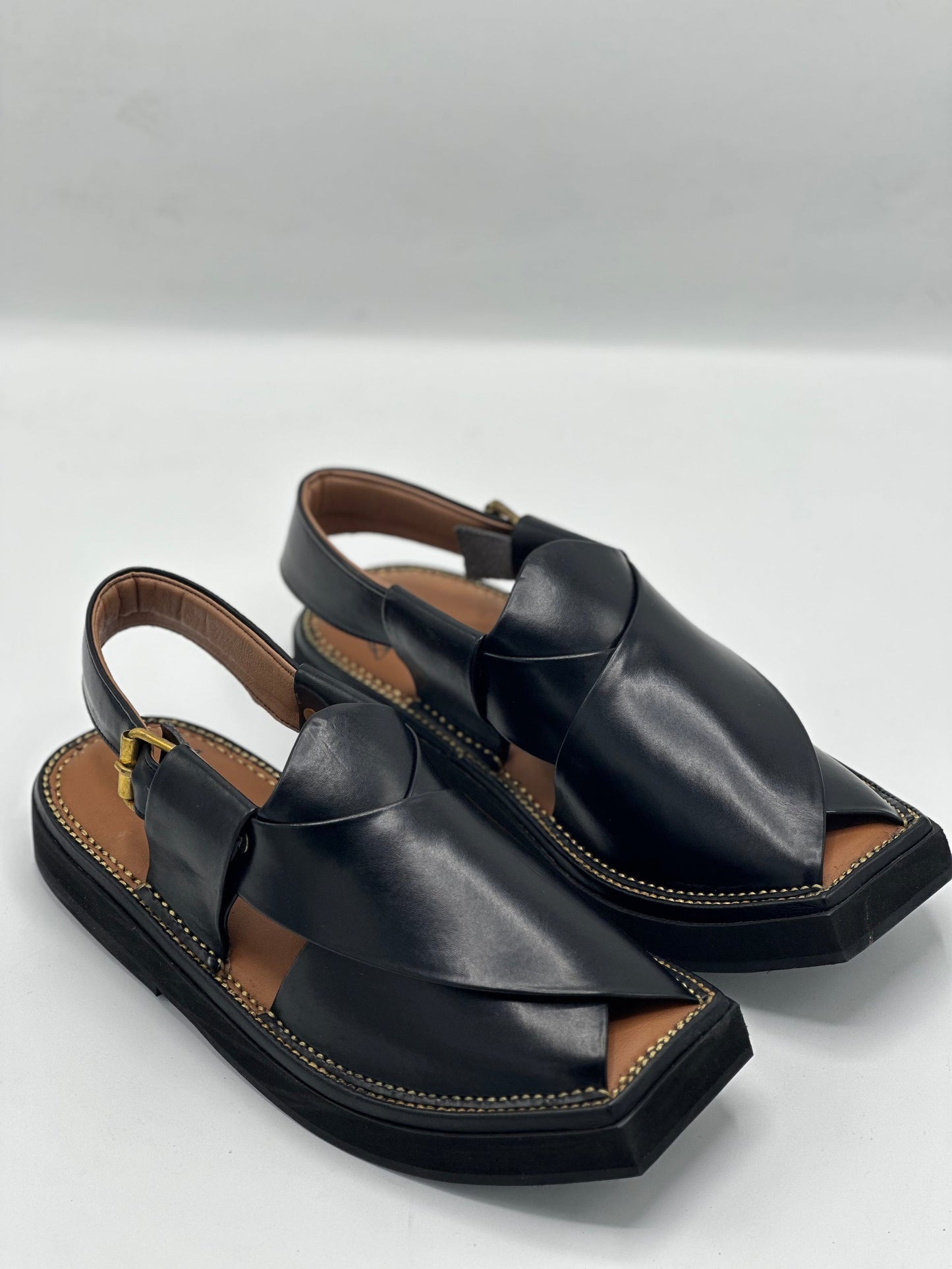 kaptan Chappal Black